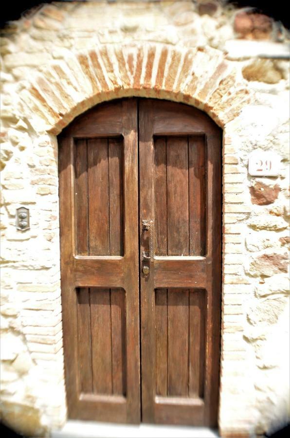 Il Mirtillo - A Truly Magical Place In The Heart Of Tuscany, Nestled In A Medieval Village Chianni Exterior photo